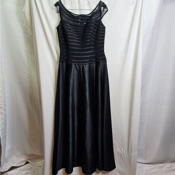 JS Collections Black Mesh Bodice Wide Neck Formal Gown Size 12 - Picture 1 of 11